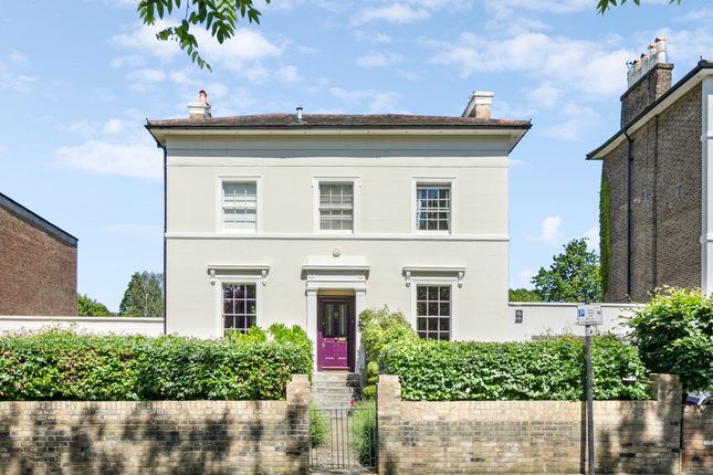 5 bed link detached house