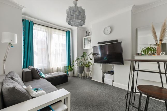 Balfour Road, London 2 bed flat for sale