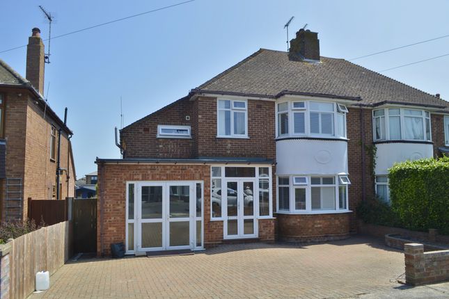 5 bedroom semi-detached house for sale