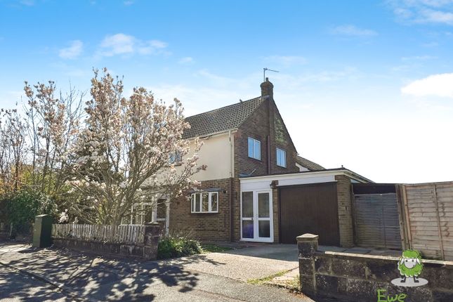 Chandler Road, Basingstoke... 3 bed detached house for sale