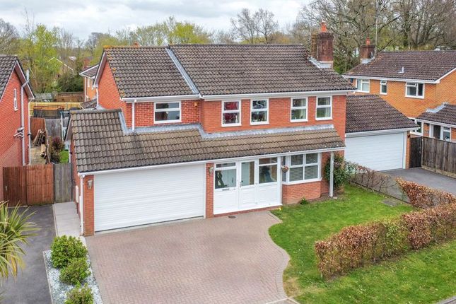 5 bed detached house