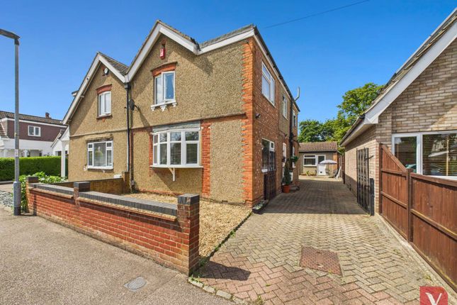 Queen Alexandra Road, Bedford MK41 3 bed semi