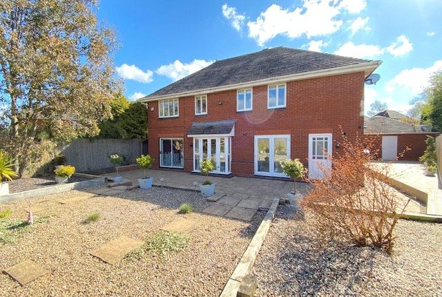 4 bed detached house