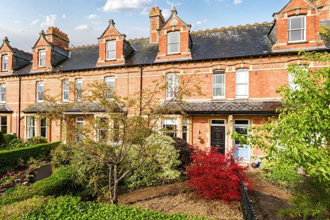 5 bed terraced house