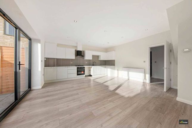 Elkington Avenue, Plaistow, London, E13 3 bed end of terrace house for sale