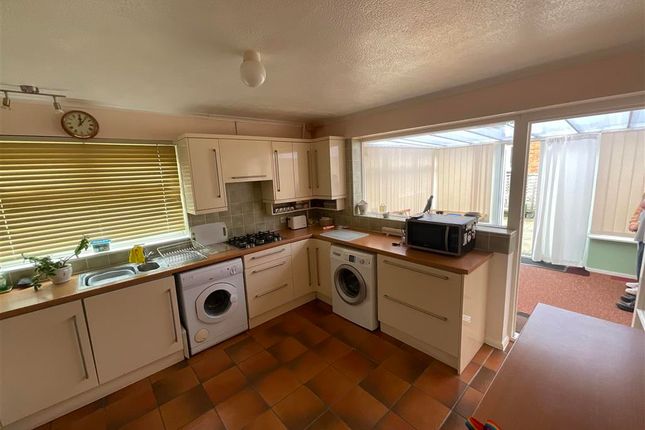 2 bed detached bungalow