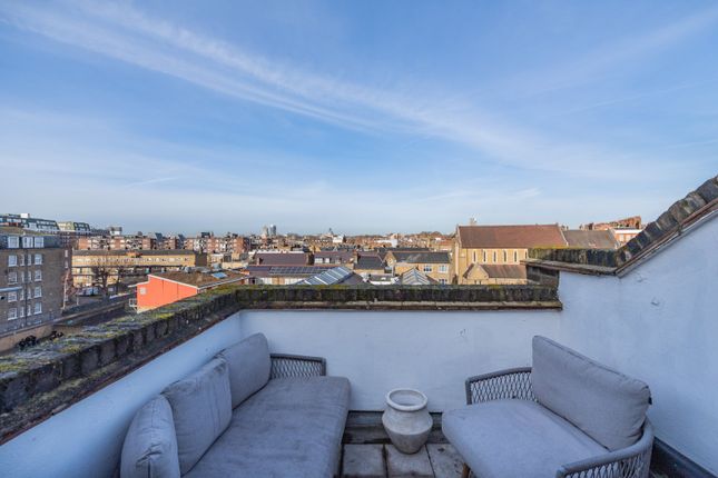 Draycott Place, London SW3 3 bed penthouse for sale