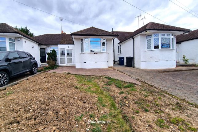 Derwent Avenue, East Barnet EN4 2 bed semi