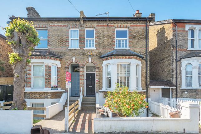 Rossiter Road, London, SW12 2 bed flat for sale