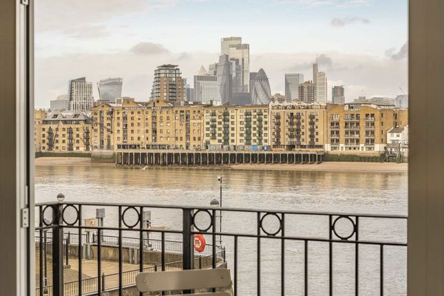 Rotherhithe Street, London SE16 2 bed flat for sale