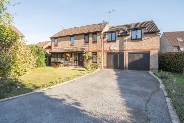 6 bedroom detached house for sale