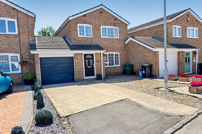 Fowey, Freshbrook, Swindon, SN5 3 bed detached house for sale