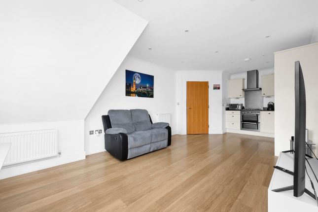 Albany Park Road, Kingston Upon Thames 1 bed apartment for sale