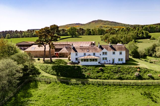 5 bed detached house