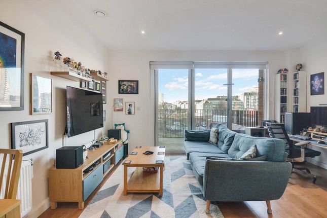 32 Navigation Road, London E3 1 bed flat for sale