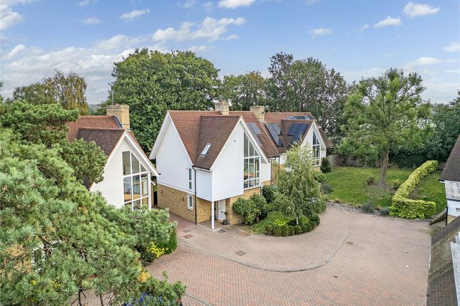 Chignal Road, Chelmsford, Essex, CM1 5 bed detached house for sale