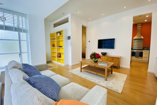 Narrow Street, London E14 1 bed apartment for sale