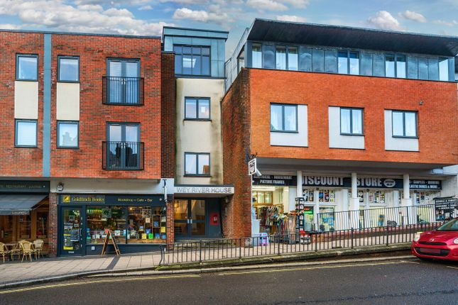 High Street, Alton, Hampshire, GU34 1 bed apartment for sale