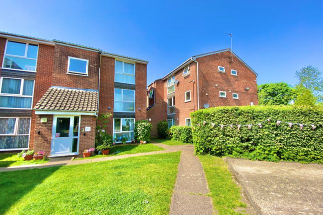 Studio flat for sale