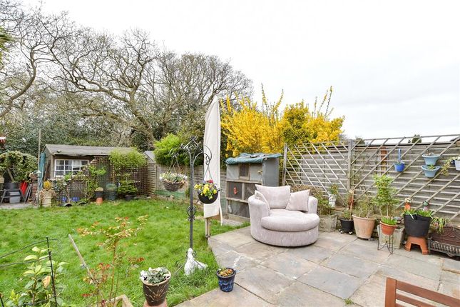 4 bed detached house