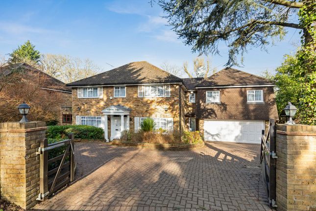 5 bed detached house