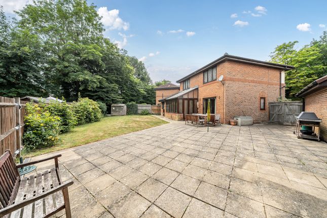 Water View, Surrey RH6 4 bed detached house for sale