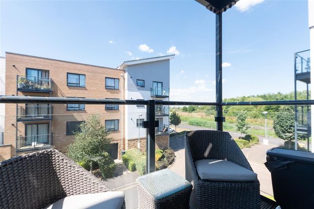 Creek Mill Way, Dartford, Kent 2 bed flat for sale