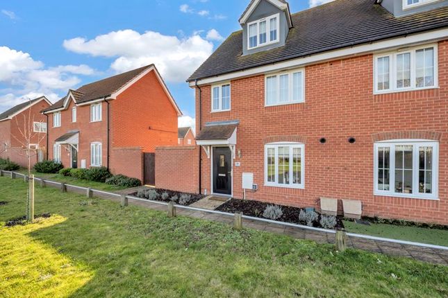 Shackeroo Road, Bury St. Edmunds 3 bed semi