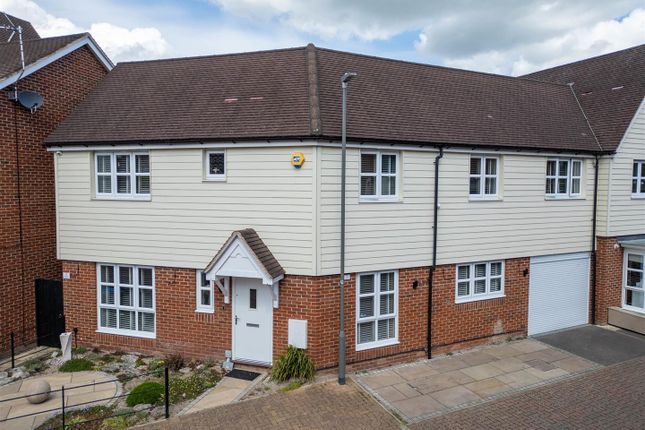 Provis Wharf, Aylesbury HP20 3 bed semi