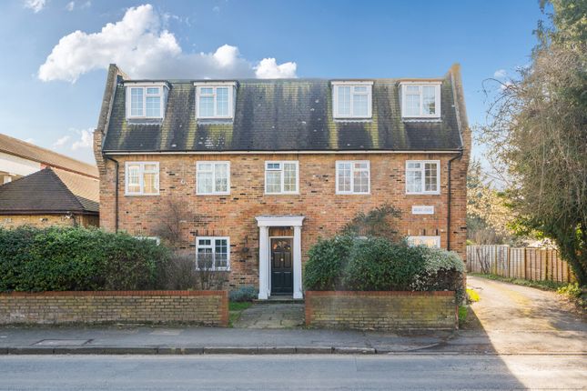 Bridge Road, Chertsey, KT16 2 bed flat for sale