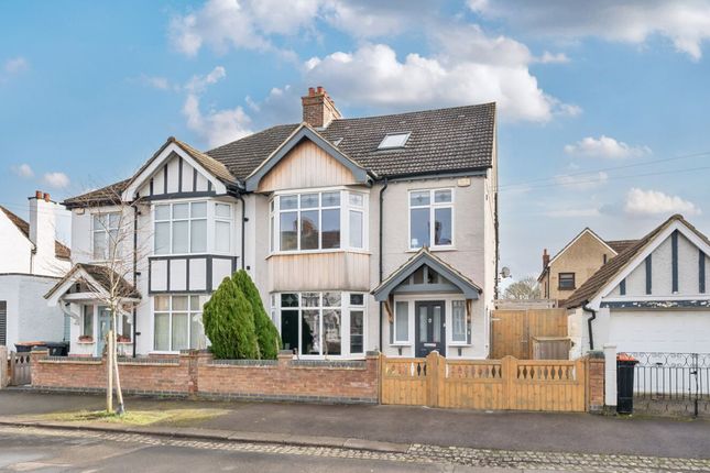 5 bedroom semi-detached house for sale