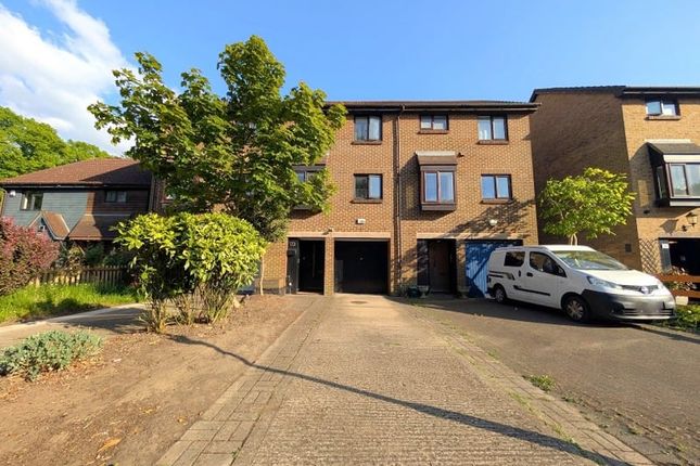 3 bedroom town house for sale