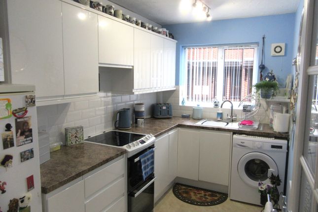 St. James Road, Prescot L34 2 bed ground floor flat for sale