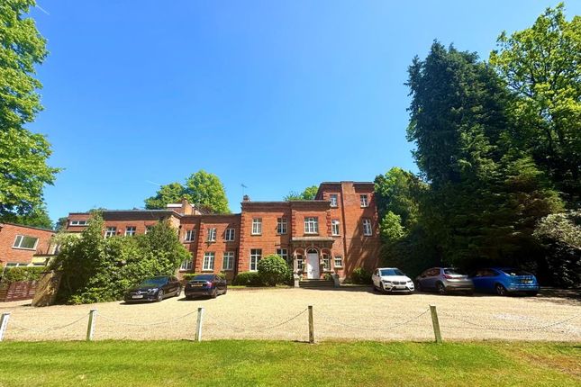 Windlesham,  Surrey,  GU20 2 bed flat for sale
