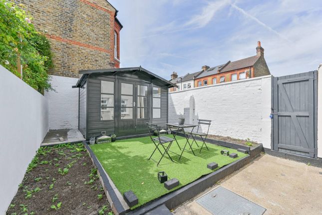 Thornbury Road, Clapham Park, London... 1 bed flat for sale
