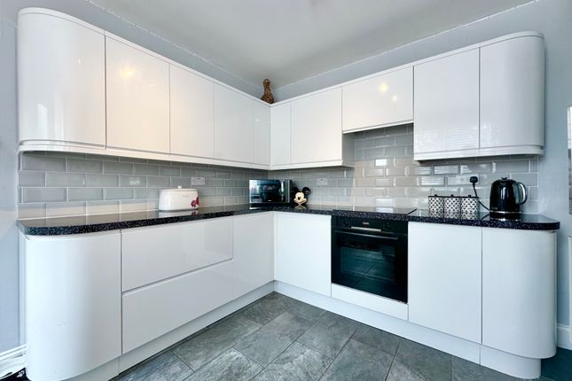 3 bed semi-detached house