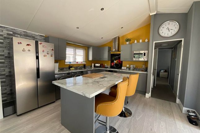 2 bedroom park home for sale
