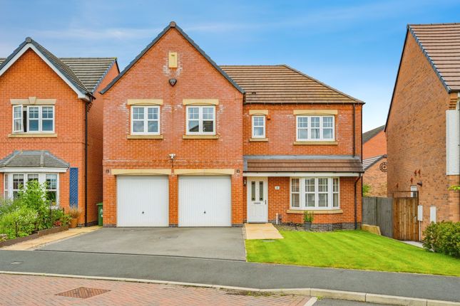 5 bed detached house