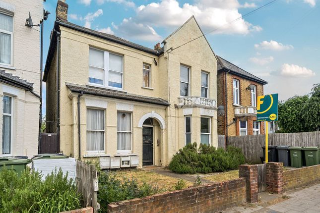 Ellison Road, Streatham, London, SW16 2 bed flat for sale