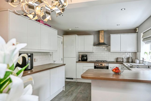 4 bed detached house