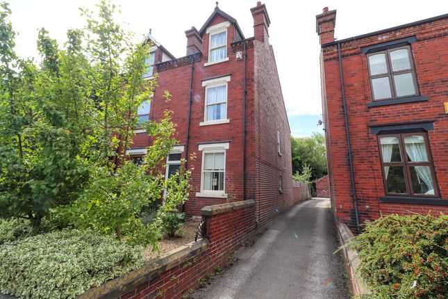 Thornes Road, Wakefield WF2 4 bed semi