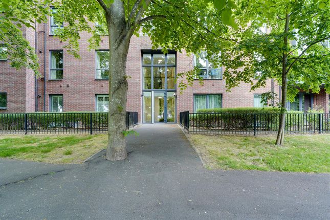 Fulmar House, Uxbridge UB10 1 bed flat for sale