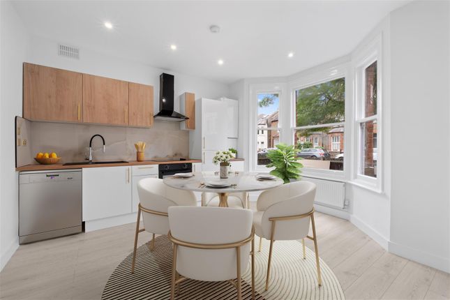 Wycliffe Road, Wimbledon SW19 2 bed maisonette for sale