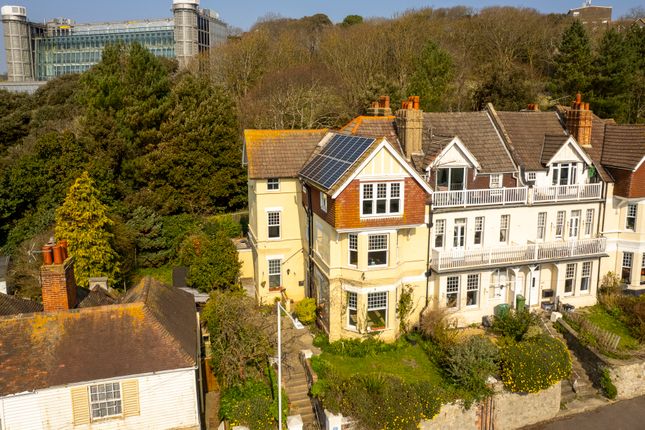 6 bedroom terraced house for sale