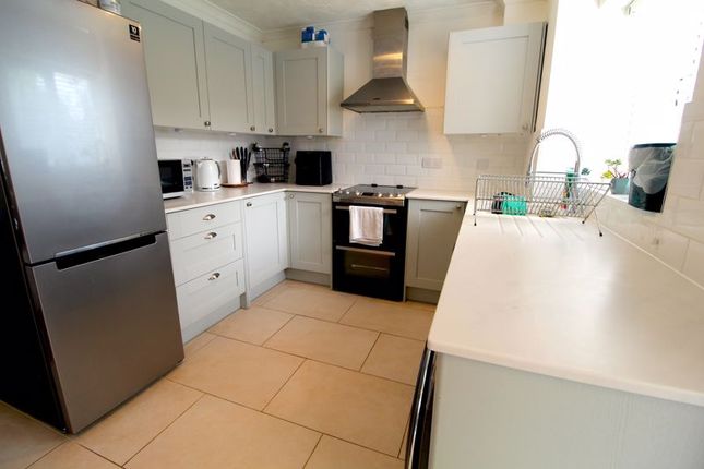 Palmers Leaze, Bradley Stoke 3 bed detached house for sale