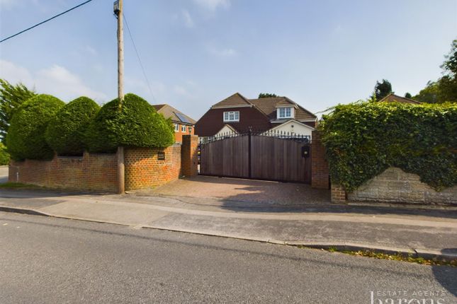 5 bed detached house