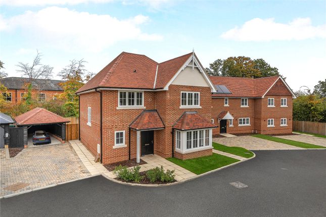 Field Way, Ripley, Woking, Surrey, GU23 4 bed detached house for sale