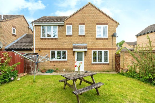 4 bed link detached house