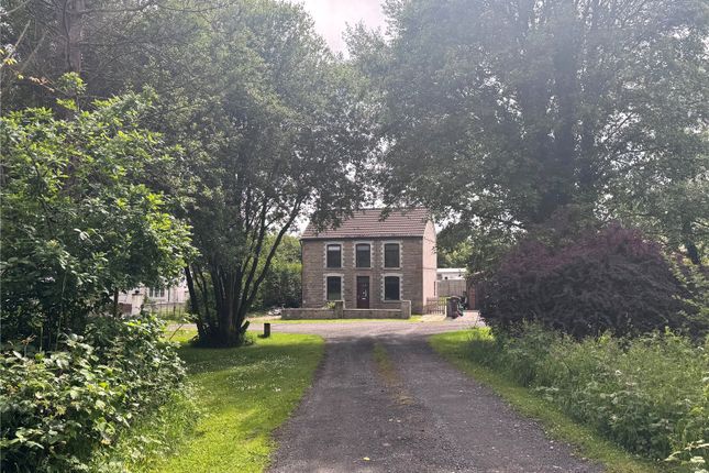 4 bed detached house