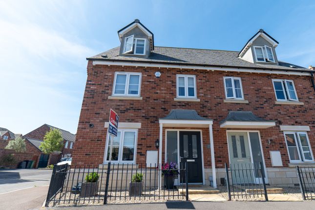 4 bedroom semi-detached house for sale